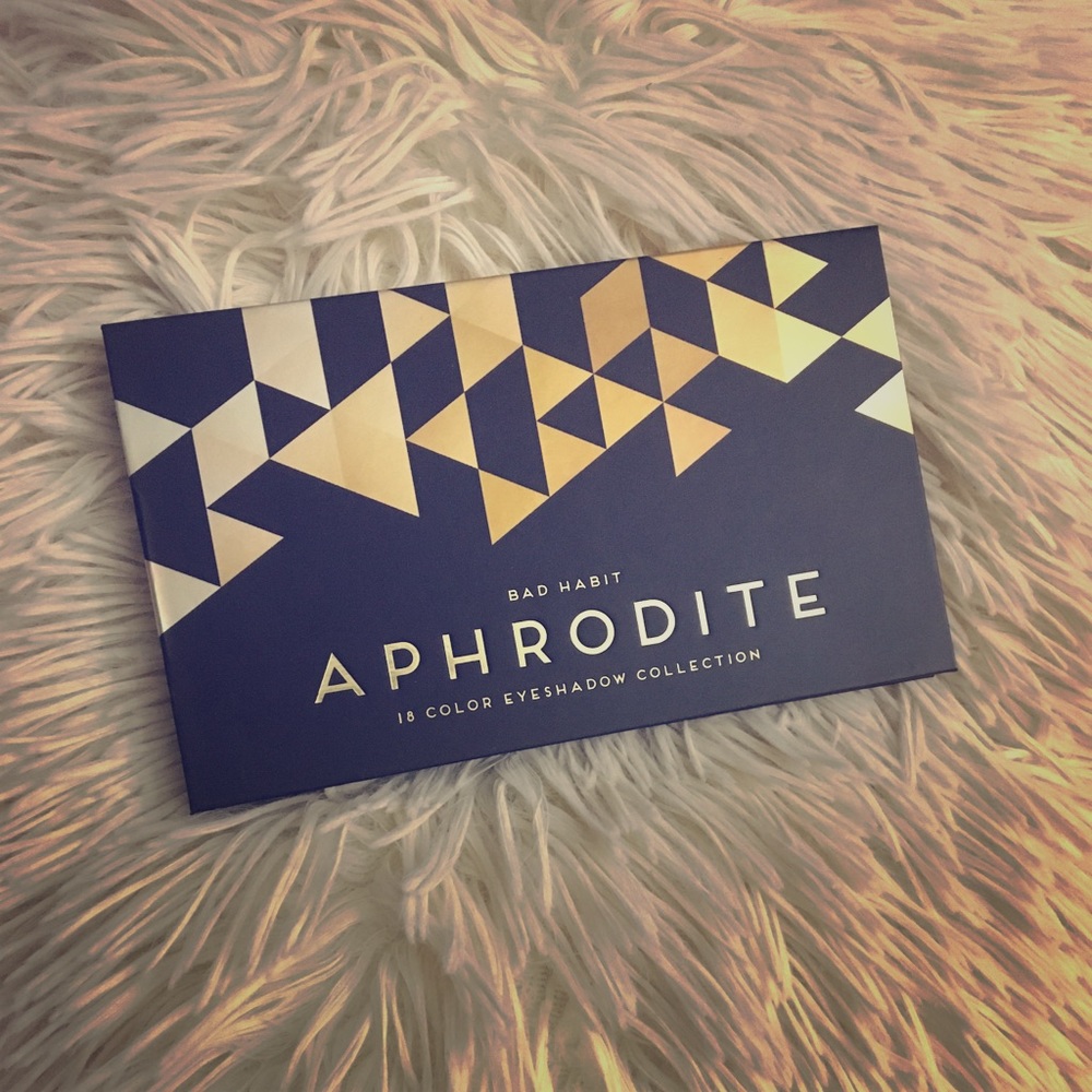 Aphrodite Eyeshadow Palette